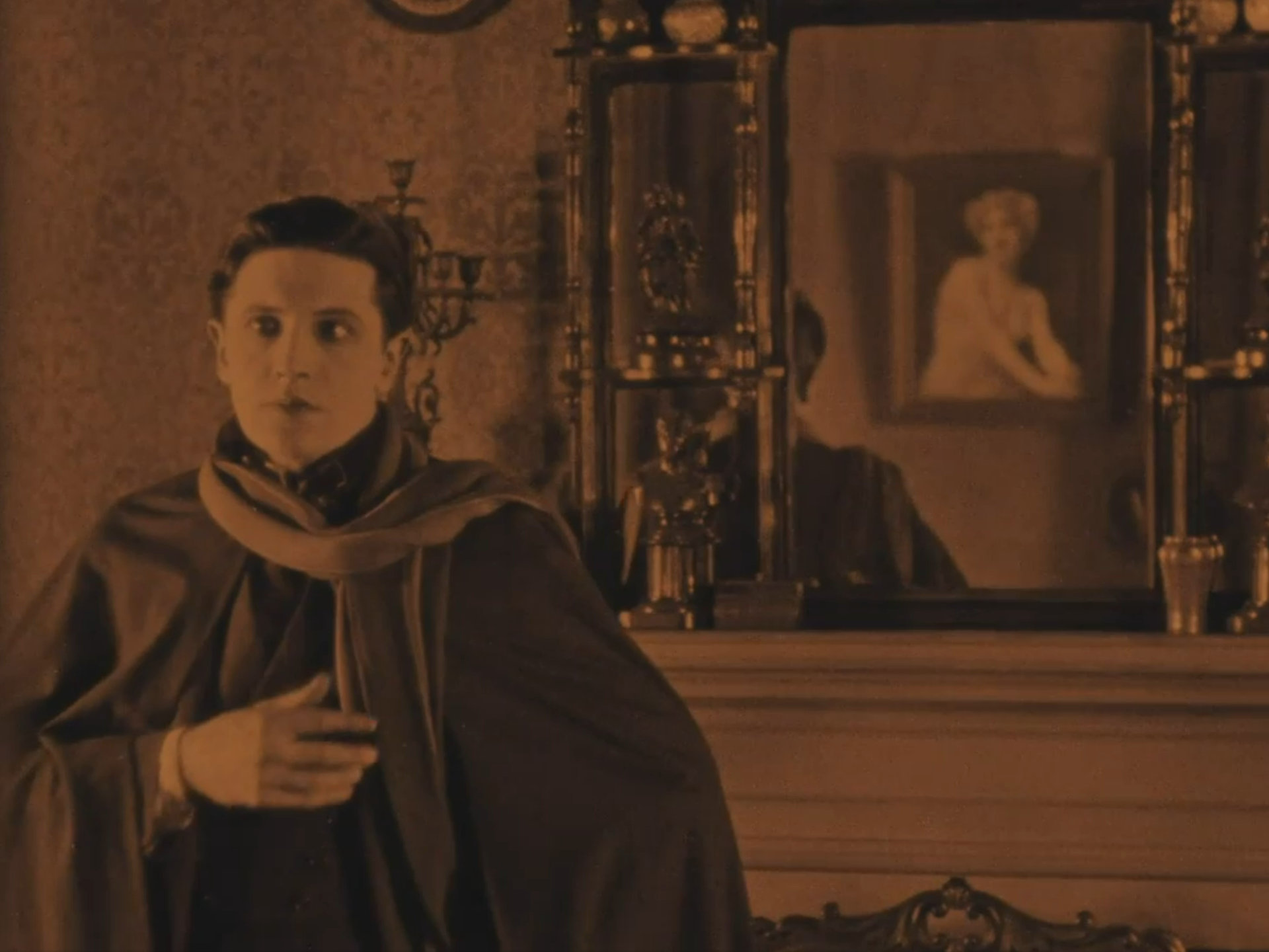 The Lodger inspects his room