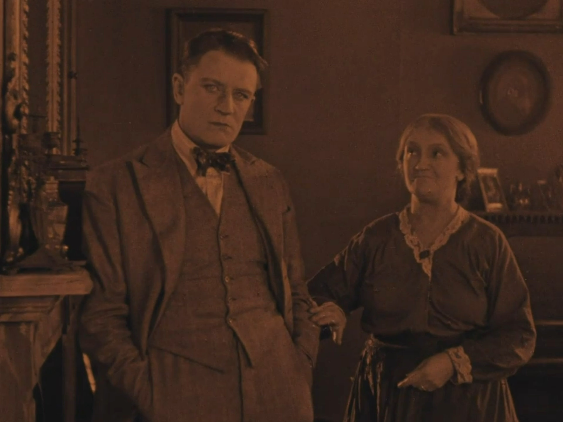 The inspector and Daisy's mother talking